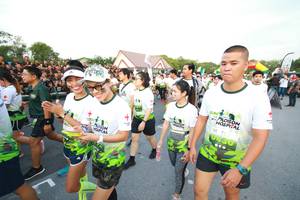 BIB: 
                            <button type="button" onclick="openModal(3530943)" class="btn btn-primary btn-sm float-right btn-popup" data-toggle="modal" data-target=".modal-high-quality">
                        <i class="fas fa-shopping-cart"></i> Add to Cart
                    </button>
                                            <button type="button" onclick="isThisMe(3530943, true)" class="btn btn-success btn-sm float-right btn-popup btn-isme hidden" data-toggle="tooltip" data-placement="bottom" title="นี่คือรูปของคุณใช่ไหม คลิกที่นี่เพื่อเอาเข้าอัลบั้ม">
                        <i class="fas fa-plus"></i> Add to album
                    </button>
                    <button type="button" onclick="isThisMe(3530943, false)" class="btn btn-warning btn-sm float-right btn-popup btn-isnotme hidden">
                        <i class="fas fa-ban"></i> Remove from album
                    </button>